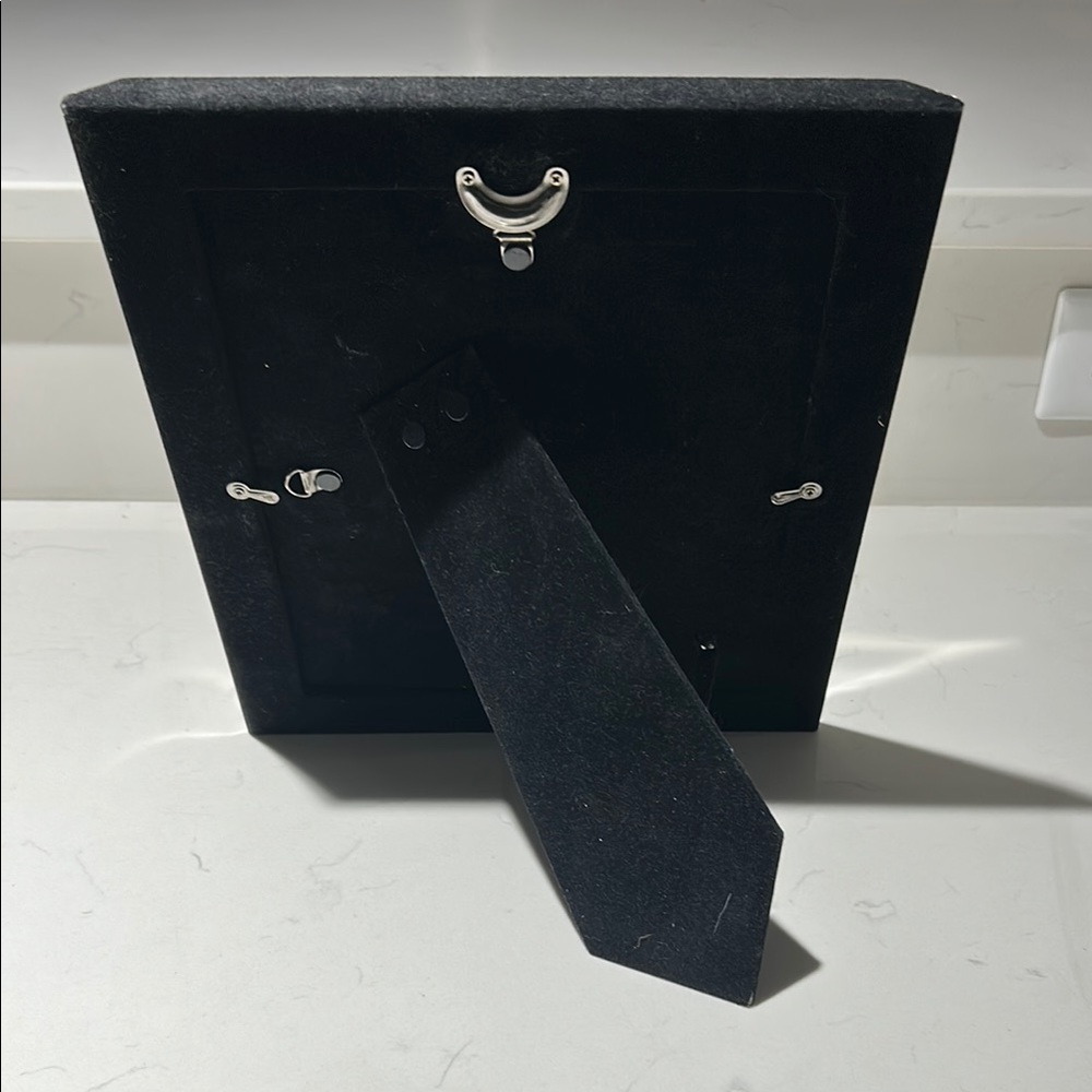 Elegant 8x10 Silver Photo Frame - Picture 2 of 6
